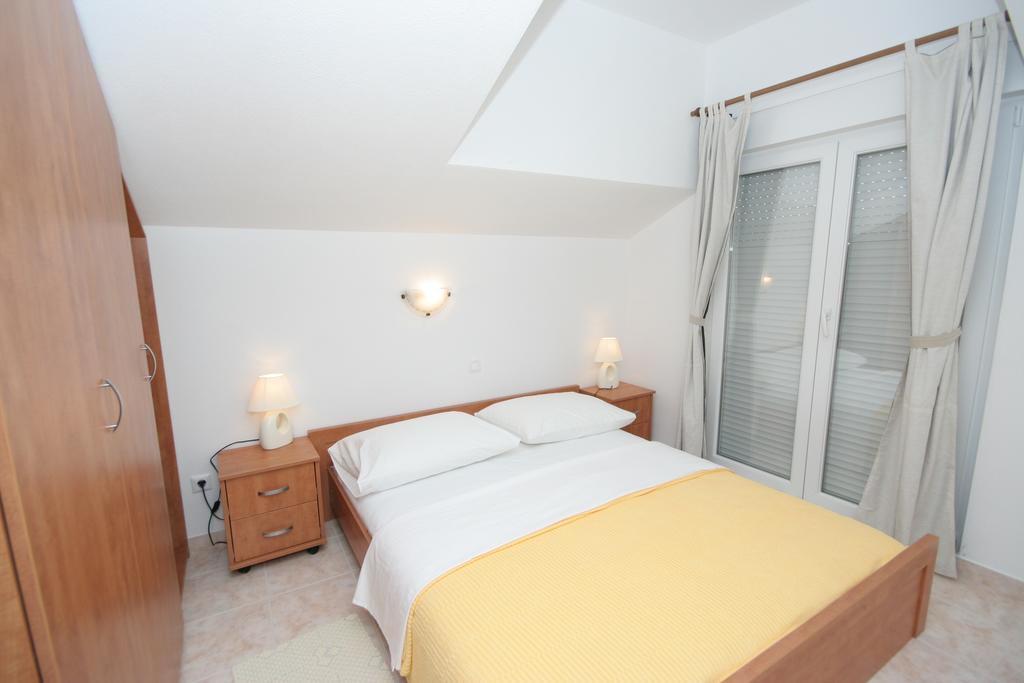 Apartments Mavarcica Trogir Quarto foto